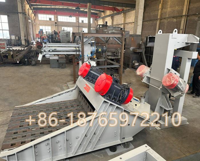 Integral Elevator And Shakeout Deck For Resin Sand Reclamation